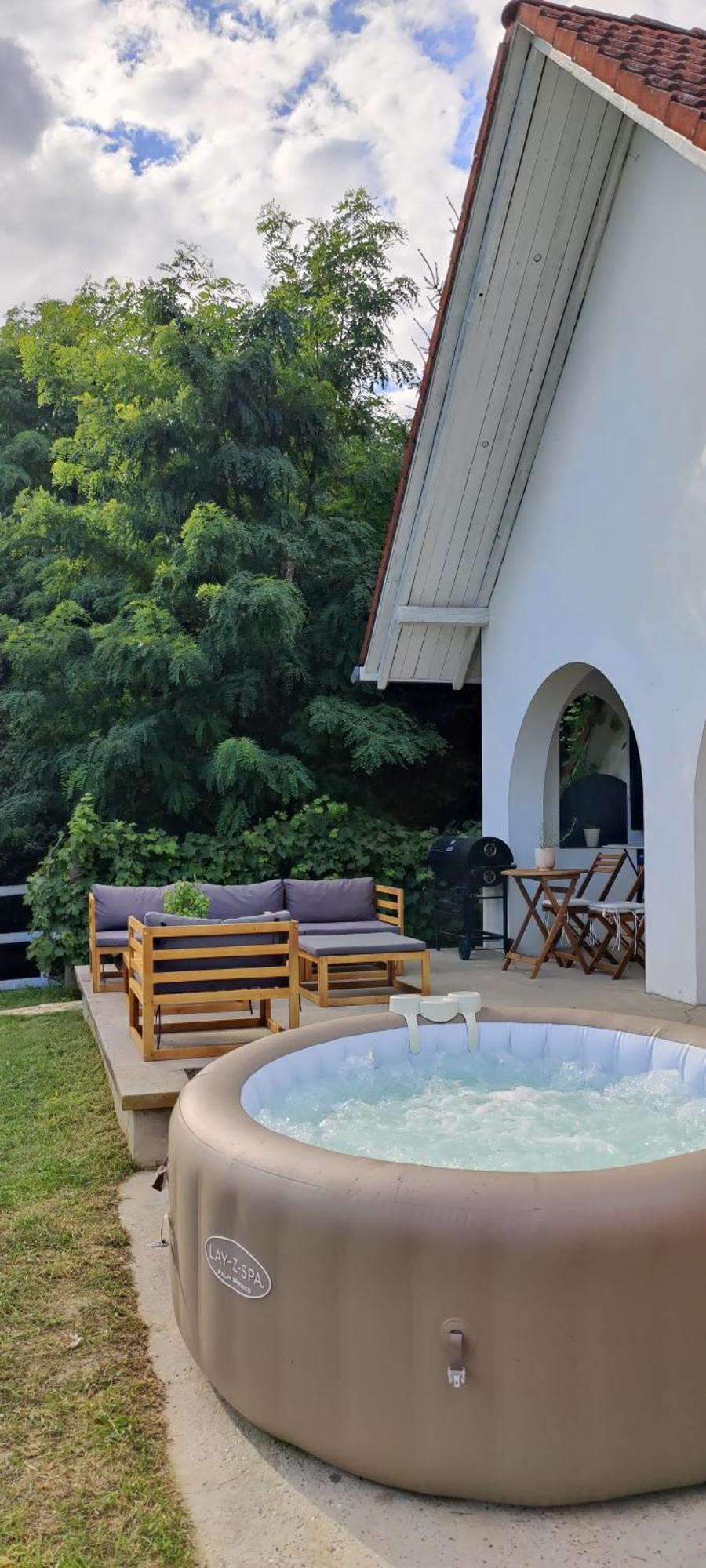 Luxury Vineyard Retreat With Private Jacuzzi * Сігетвар